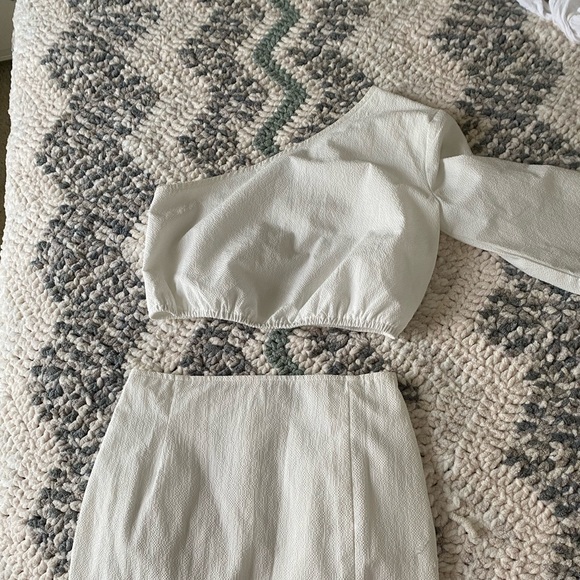 White matching set Prettly Little Thing - Picture 2 of 5